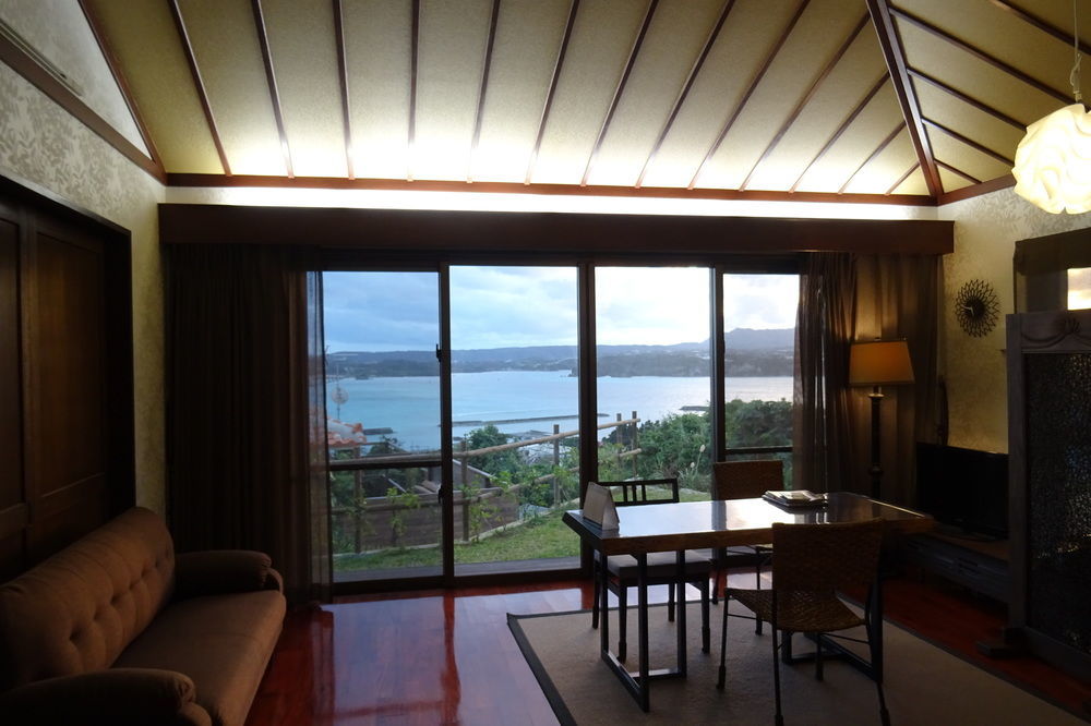 Ocean Hills Kouri Hotel Nakijin Buitenkant foto