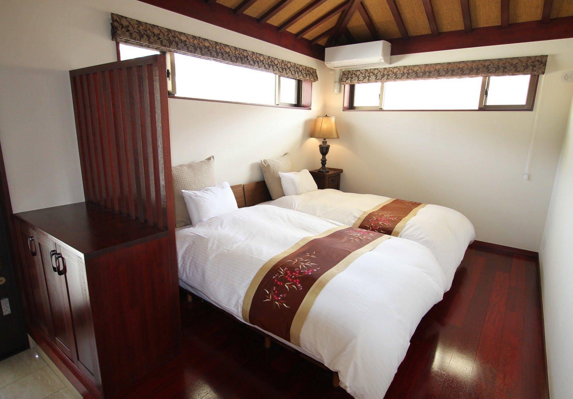 Ocean Hills Kouri Hotel Nakijin Buitenkant foto