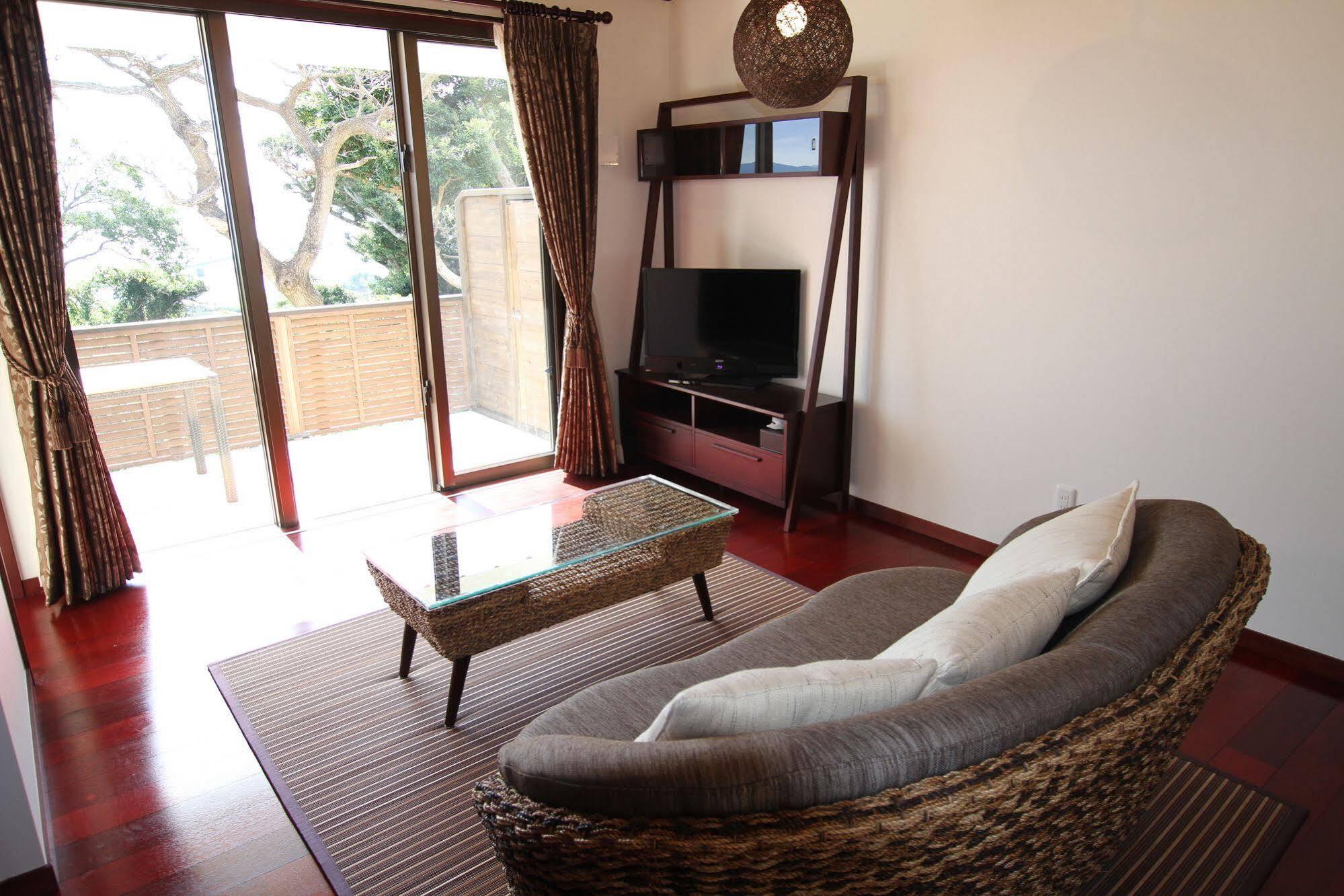 Ocean Hills Kouri Hotel Nakijin Buitenkant foto